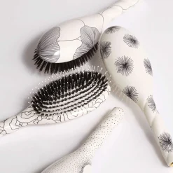 La Brosse N°04 la Miracle Dêmêlante et Massante