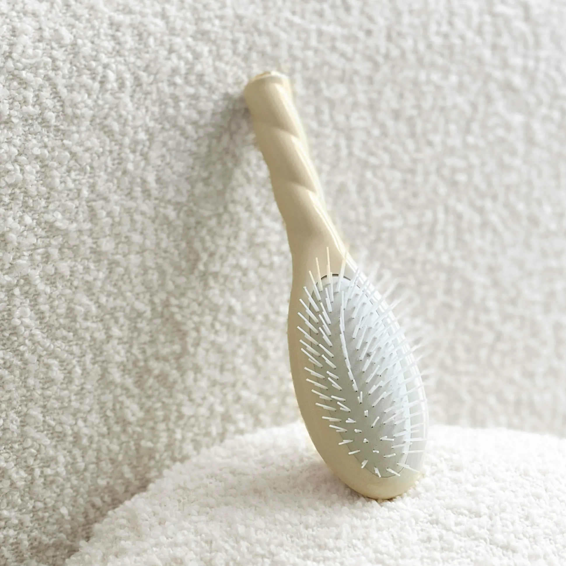 La Petite Brosse N°07 L’Intense Cheveux Épais et Bouclés