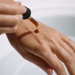 Rejuvenating Hand Sérum Régénérant Mains 273