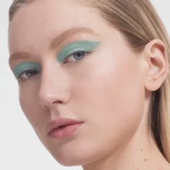 Satin Kajal Liner Crayon Yeux