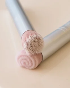 Skin2Skin Foundation Brush