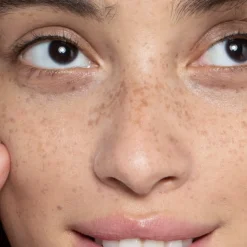 Super Serum Skin Tint SPF30 Fond de Teint Léger