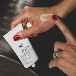 Urban Defense Skin Perfector Day Cream SPF30 Protection Crème de Jour